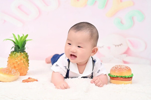 通化宝宝在妈妈肚子里
