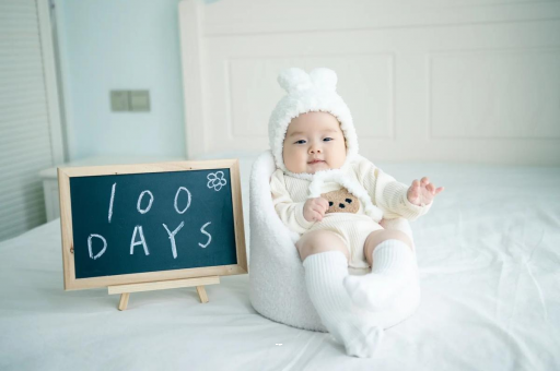 通化宝宝喝奶哭闹